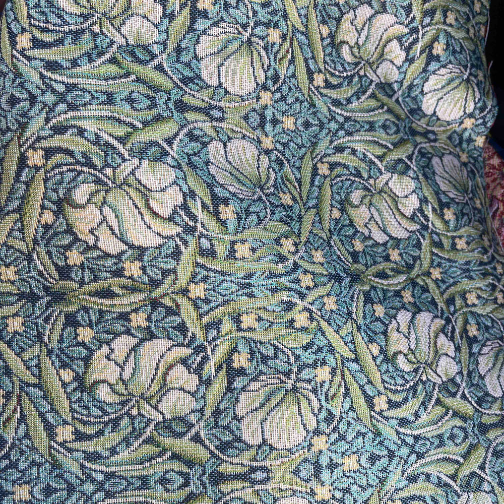 
                      
                        Hondenkussen luxe met leren naam van hond - bloemen thema
                      
                    