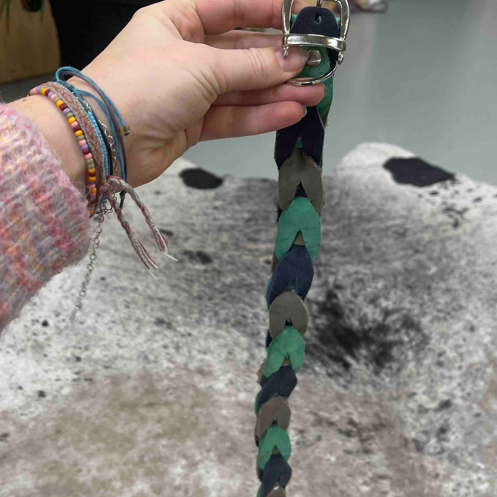 
                      
                        Meola Leather Dogs leather click collars SALE
                      
                    