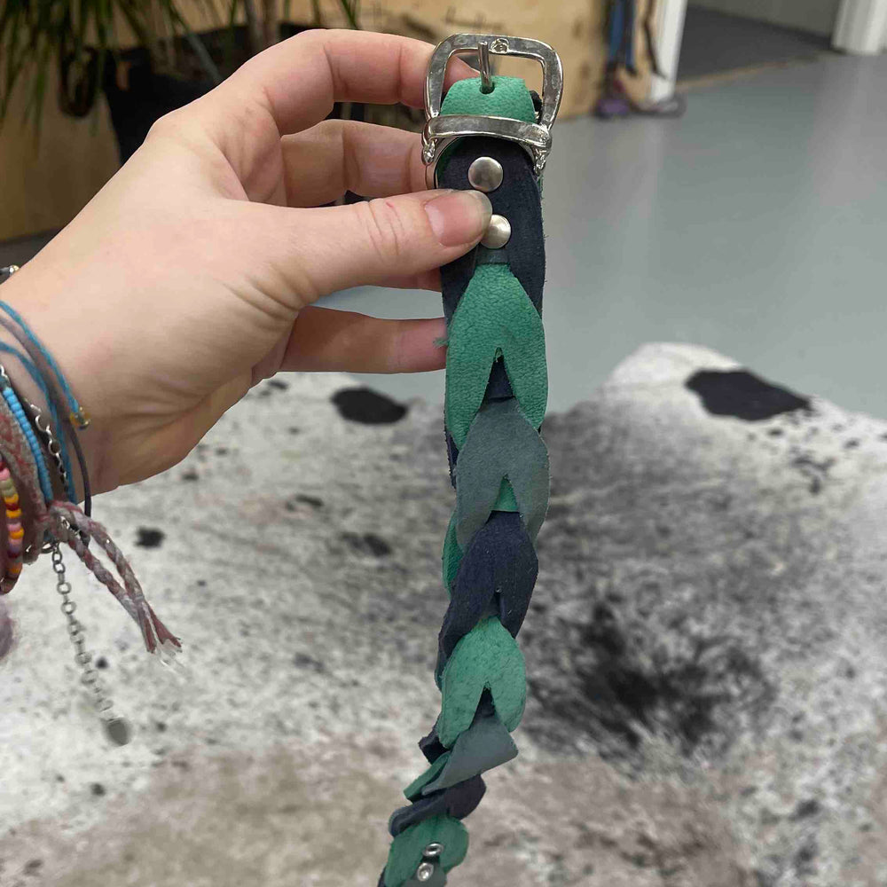 
                      
                        Meola Leather Dogs leather click collars SALE
                      
                    