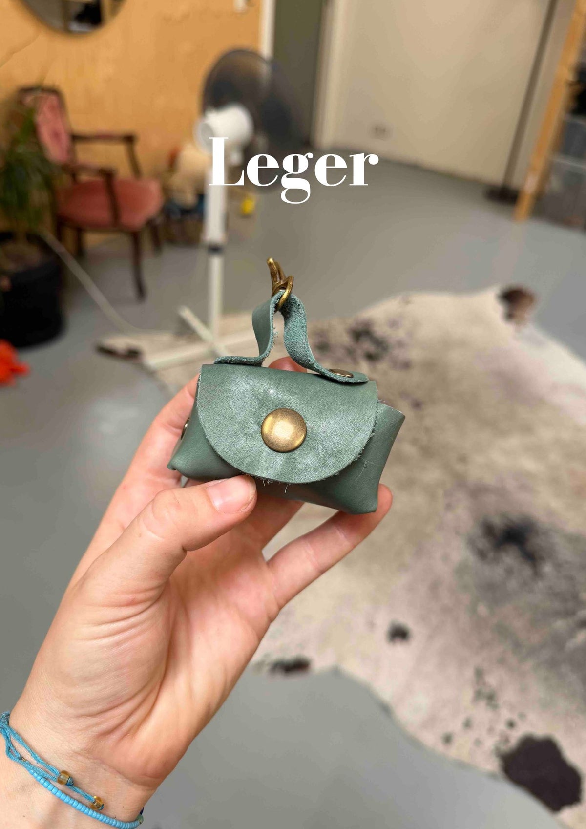 Poeptasje handgemaakt meola leather dogs zakje om poepzakjes in te doen te klikken aan hondenriem leger