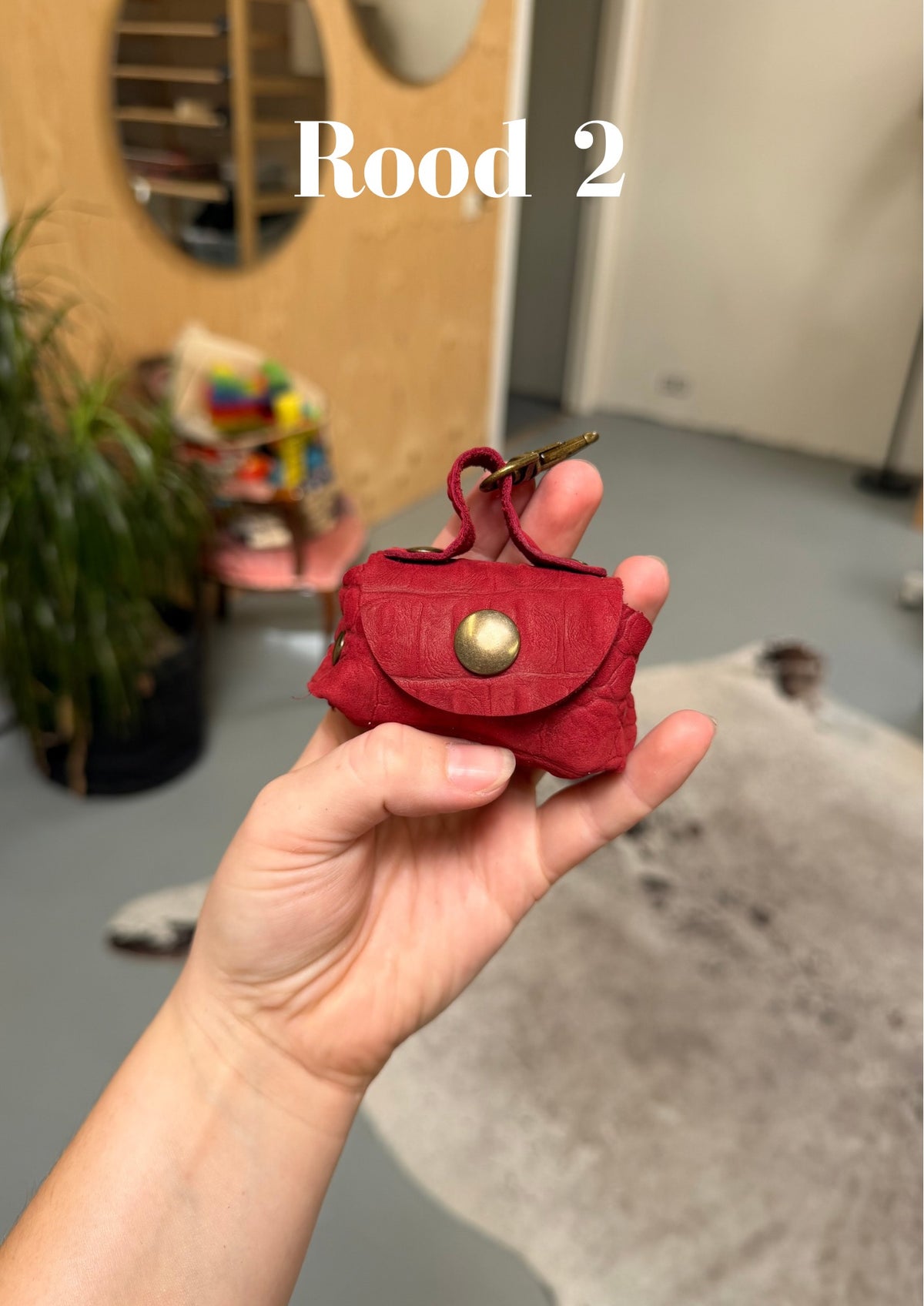 Poeptasje handgemaakt meola leather dogs zakje om poepzakjes in te doen te klikken aan hondenriem rood print