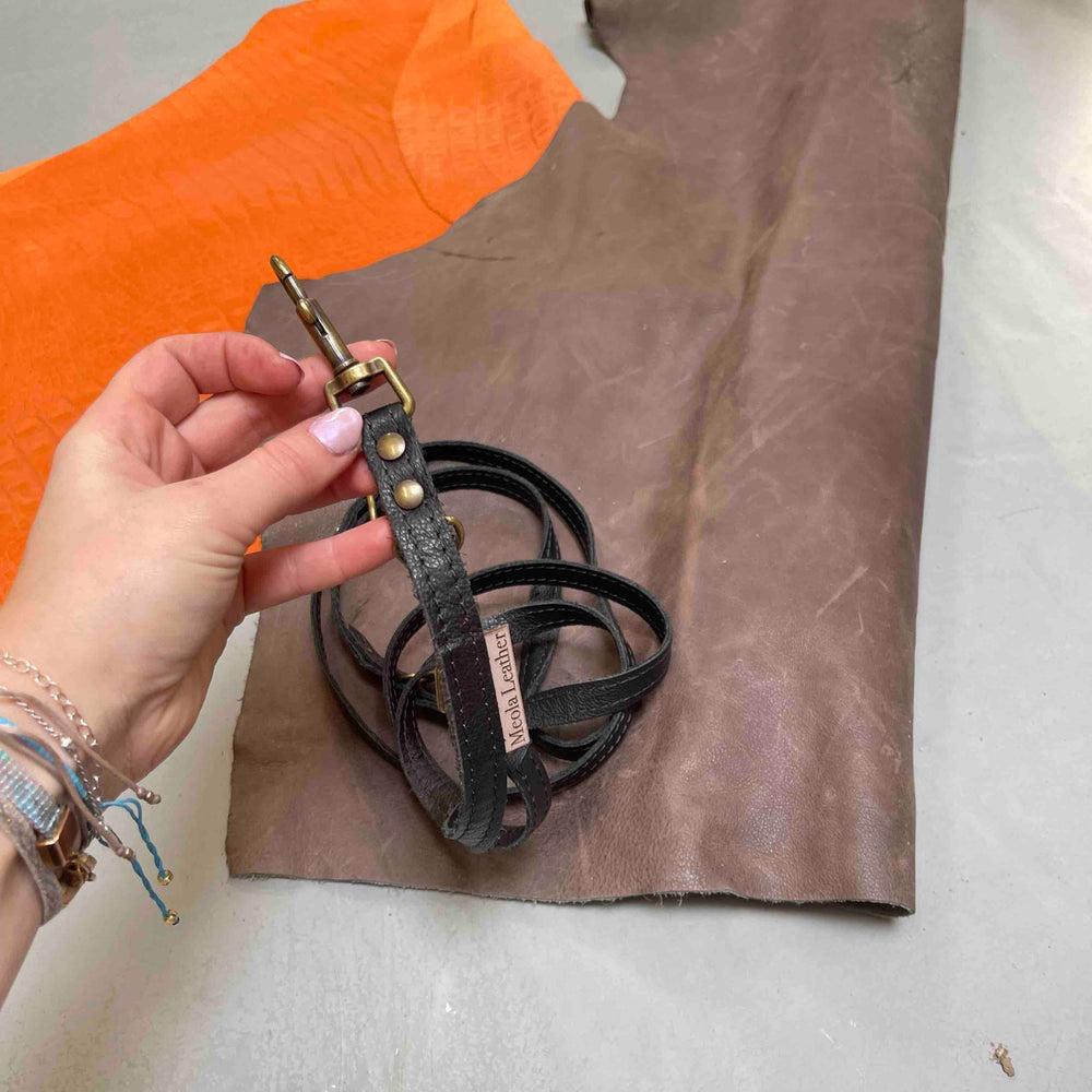 
                      
                        leren handgemaakte riem hondenlijn zwart 15mm breed verstelbaar
                      
                    