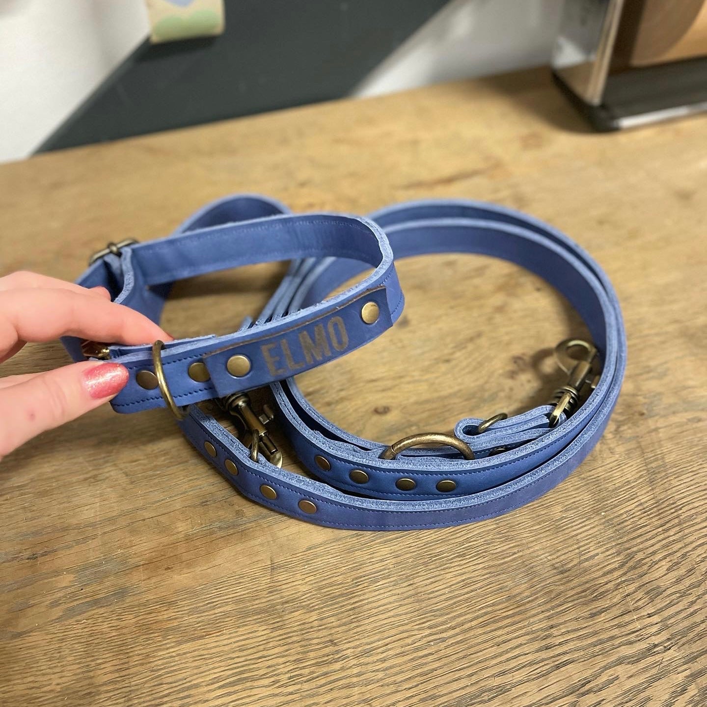 leren klik halsband handgemaakt blauw in maat m en l 20mm 25mm breed