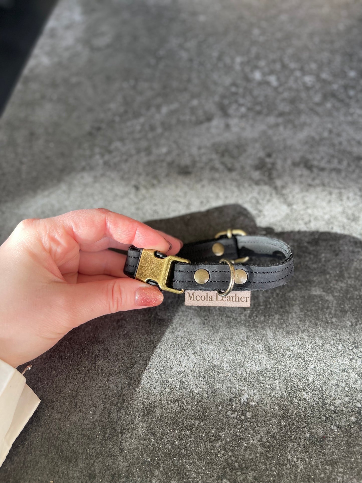 leren klik halsband handgemaakt zwart in maat s 15mm breed