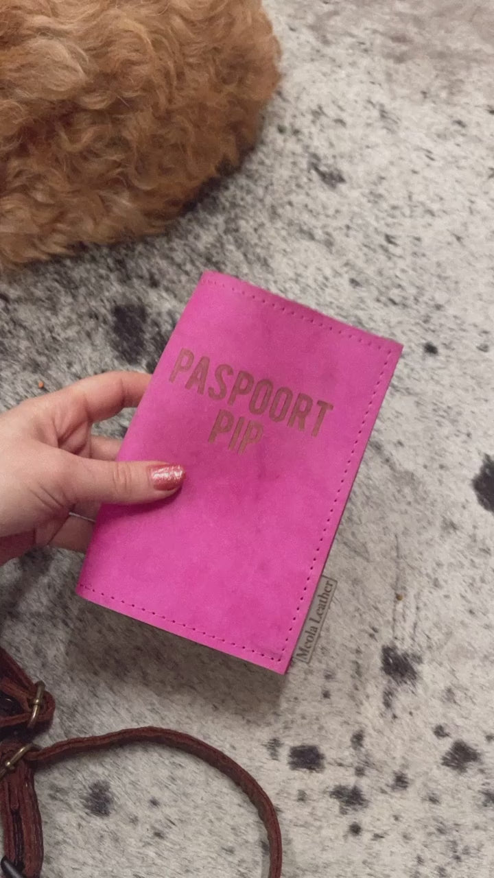 Paspoorthoes handgemaakt leer voor hond fel roze