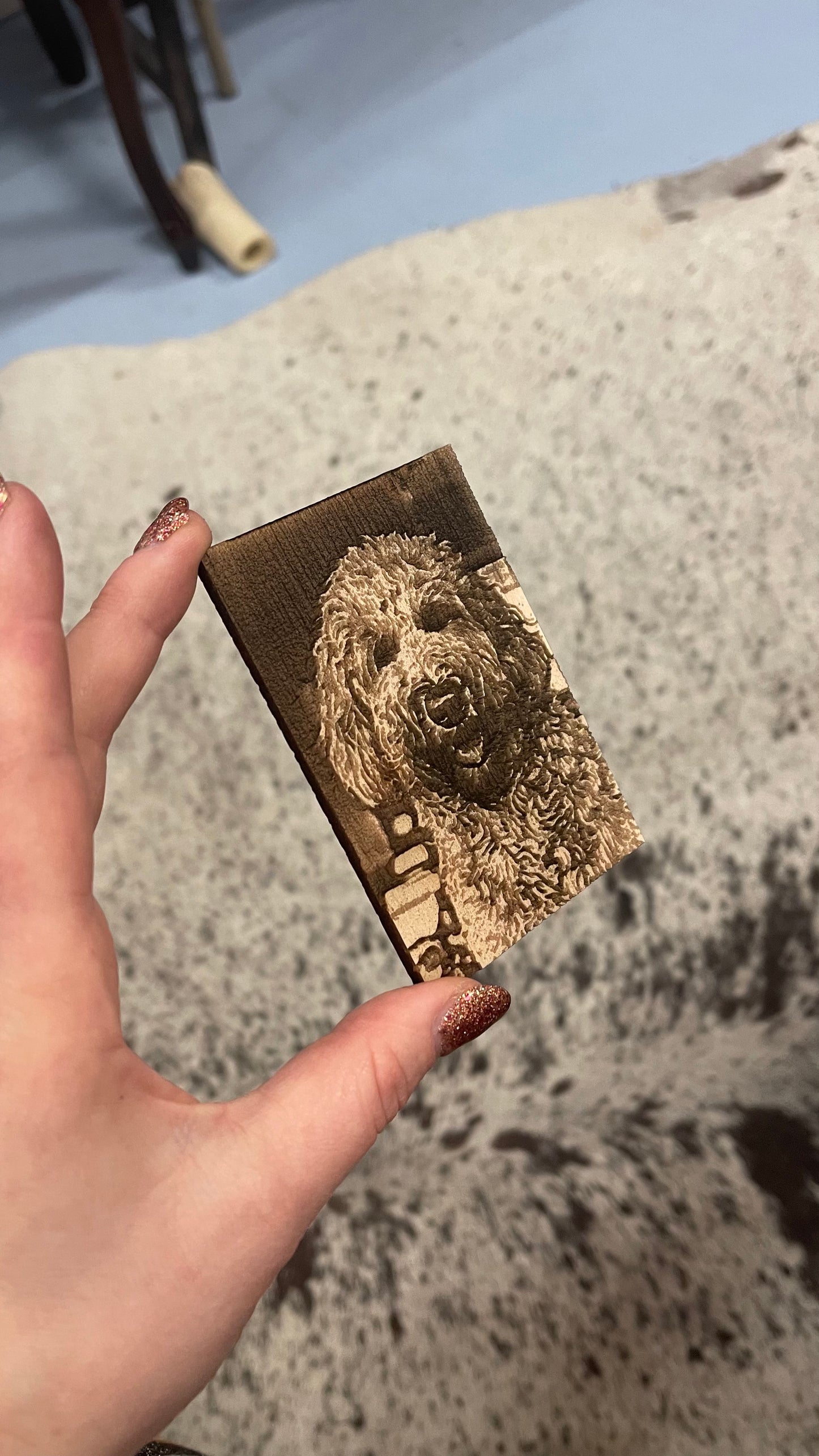 Foto van jouw hond op hout gelaserd